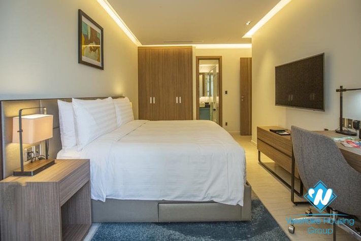 Modern 4 bedrooms apartment in Tay Ho District for rent